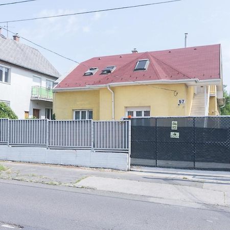 Hi-Bp Garden City Batsanyi Apartment 3 Rooms, Apartment Upstairs Near The City Train With Free Parking 부다페스트 외부 사진