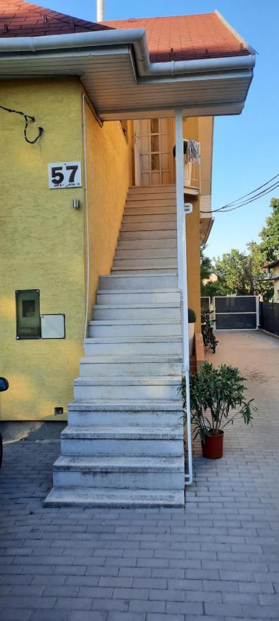 Hi-Bp Garden City Batsanyi Apartment 3 Rooms, Apartment Upstairs Near The City Train With Free Parking 부다페스트 외부 사진
